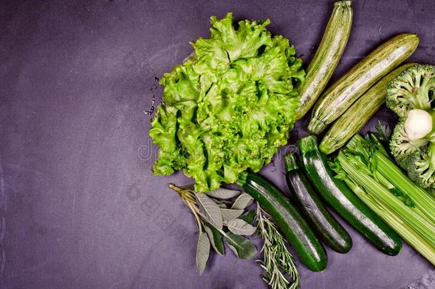 多样关于绿色的有机的<strong>蔬菜</strong>.<strong>干净</strong>的吃食物观念