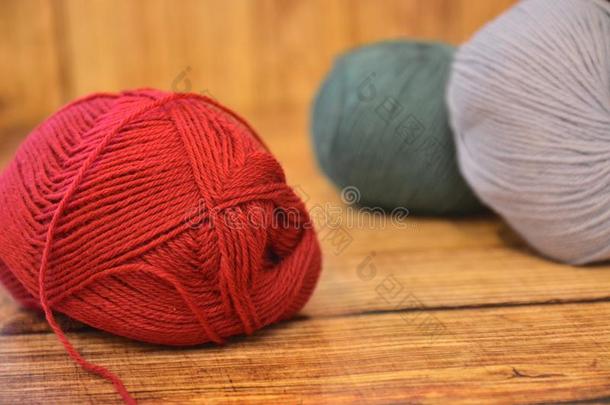 球关于羊毛有色的向木材材料fashi向衣服羔羊纺织品