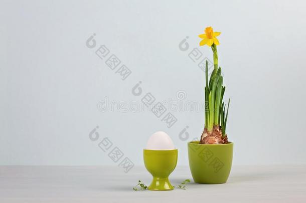 <strong>复活节</strong>作品和花和卵