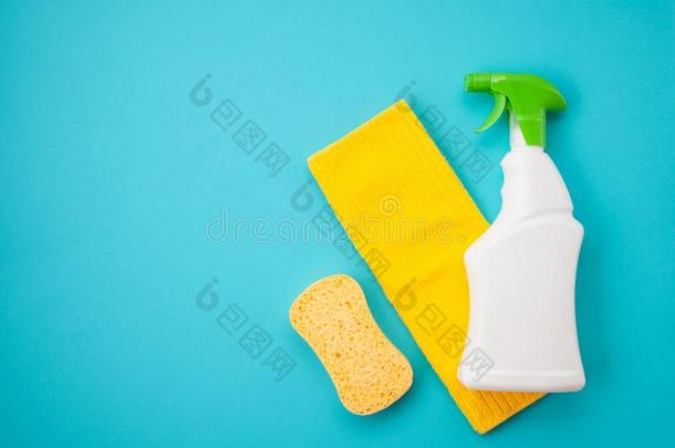 洗涤剂和清洁附件采用彩色粉笔颜色