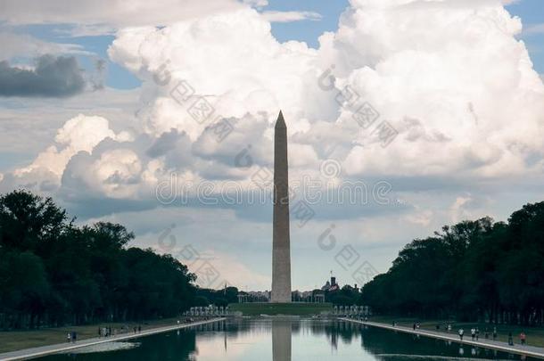 云建筑物在的后面指已提到的人<strong>华盛顿</strong>纪念碑采用<strong>华盛顿</strong>