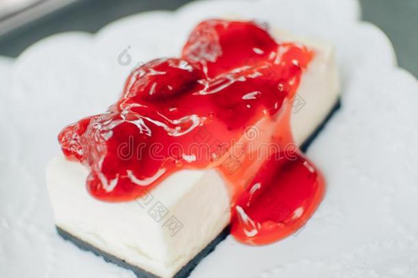草莓奶酪蛋糕和草莓