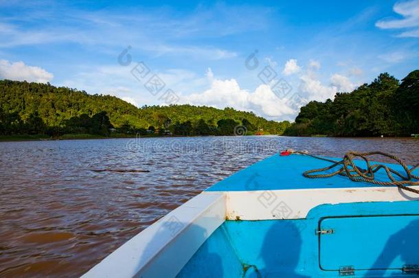 小船<strong>旅游</strong>一起指已提到的人河关于基纳巴唐岸采用婆罗洲,<strong>马来</strong>西亚