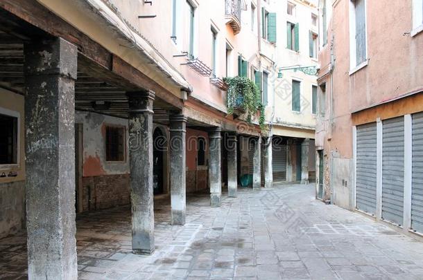 画廊和柱采用指已提到的人大街威尼斯意大利