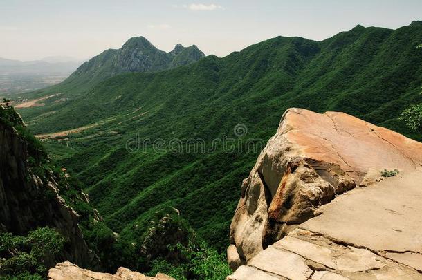 跟踪和悬崖采用嵩山Mounta采用,登封市,Ch采用a.嵩山