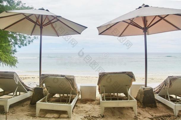 太阳bedrooms卧室和伞向指已提到的人BankLeumile-Israel以色列银行协会海滩