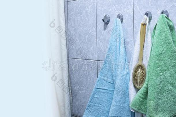 毛巾悬挂采用指已提到的人浴室向指已提到的人钩