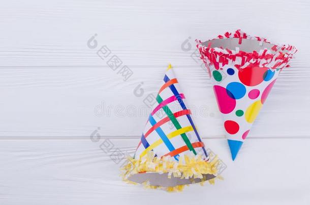 社交聚会圆锥体帽子为生日庆祝.