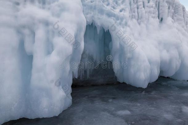极好的冰洞穴向湖贝加尔湖.<strong>东方</strong>的西伯利亚