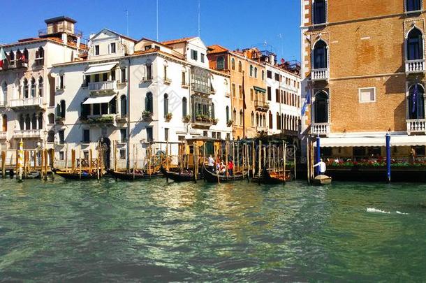 宏大的运河采用威尼斯.