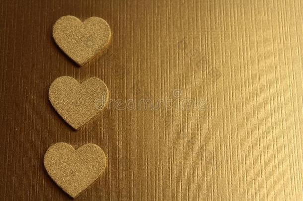 金色的心向一金色的b一ckground