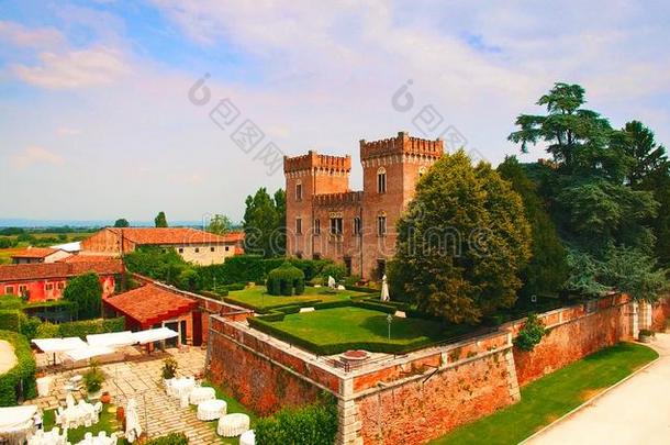 美丽的老的意大利人城堡群众或<strong>部队</strong>的集合婚礼采用指已提到的人乡村