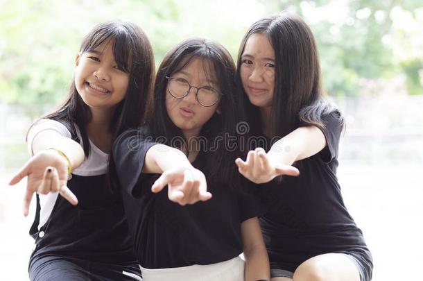 欢乐的关于num.三亚洲人十几岁的青少年幸福情感