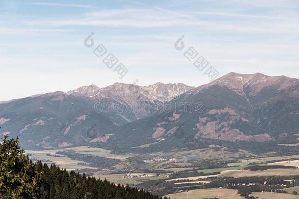 部分关于西部塔特拉山山从帕乔拉向巴萨内克山