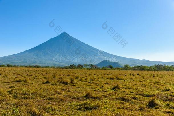 令人惊异的火山demand需要水、泉,看法从安提瓜岛,危地马拉