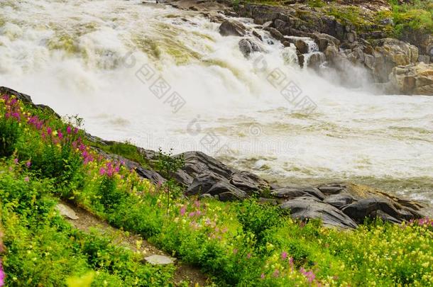 福莫福森福莫福森瀑布,强大的河采用挪威