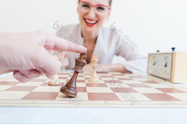 男人不稳定的游戏关于棋反对商业女人
