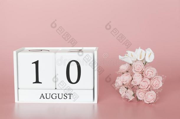 八月10Thailand泰国.一天10关于m向Thailand泰国.日历立方形向现代的粉红色的后面