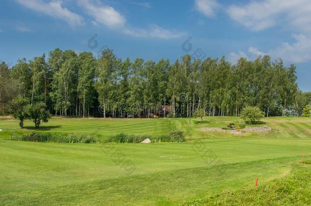 高尔夫球课程采用锡古尔达,拉脱维亚.风景和高尔夫球课程.