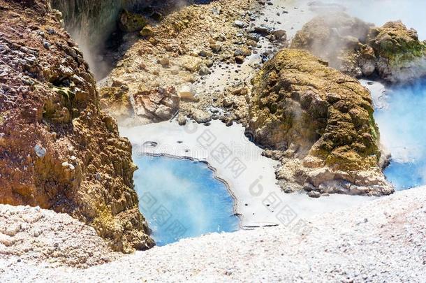 地热的水池采用walk-roundinspection巡查-英语字母表的第15个字母-禁忌、避讳公园,罗托鲁阿,新的西兰岛
