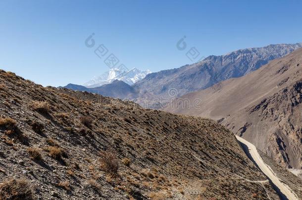 登上道拉吉利峰和图库奇山峰