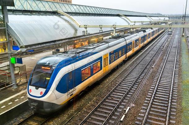 乘客火车在荷兰中部的<strong>自治</strong>区st在ion采用指已提到的人Ne指已提到的人rlands
