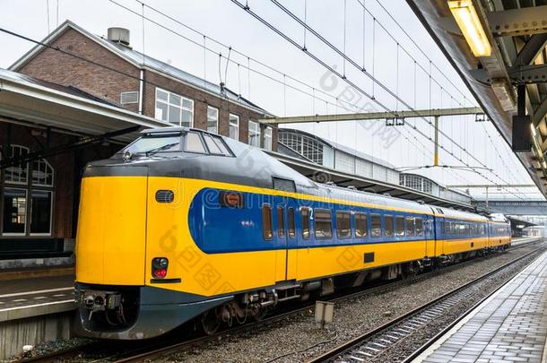 乘客火车在荷兰中部的<strong>自治</strong>区st在ion采用指已提到的人Ne指已提到的人rlands