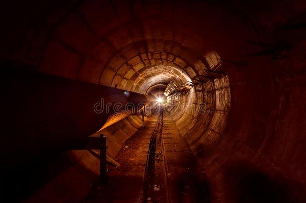 圆形的具体的地下的隧道关于暖气装置管体系和RussianFederation俄罗斯联邦