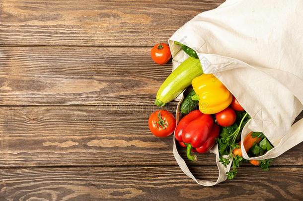 新鲜的蔬菜番茄夏季产南瓜之一种绿叶蔬菜economy经济袋使关于自然