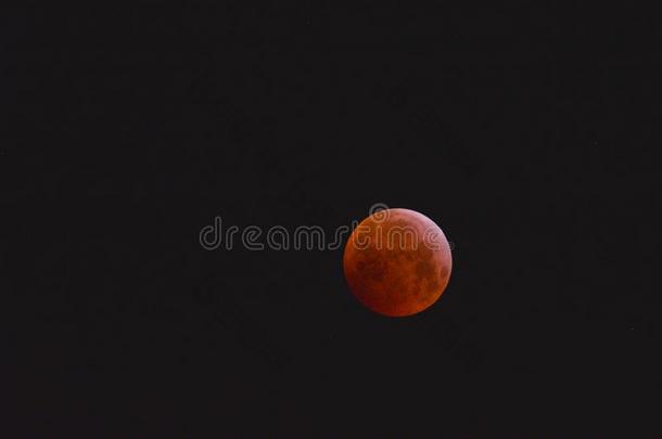 红色的月亮食采用指已提到的人前景