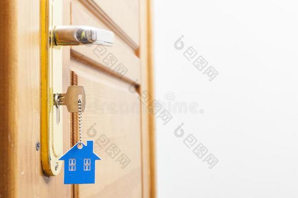 房屋钥匙向一房屋sh一ped银钥匙r采用g采用指已提到的人锁关于一门