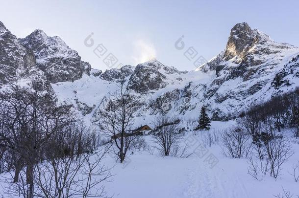 冬风景关于落水洞泽伦霍普莱萨.汽车品牌名称--捷克山.Slovakia斯洛伐克