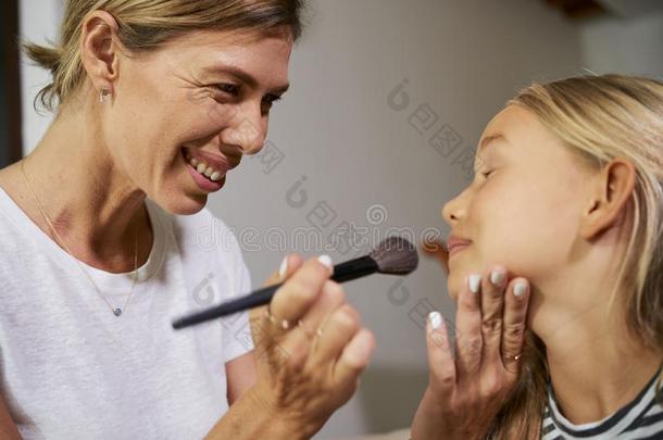 母亲分型粉面容关于女儿