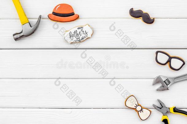 髭,帽子,眼镜,弓关系,工具和复制品为幸福的法特