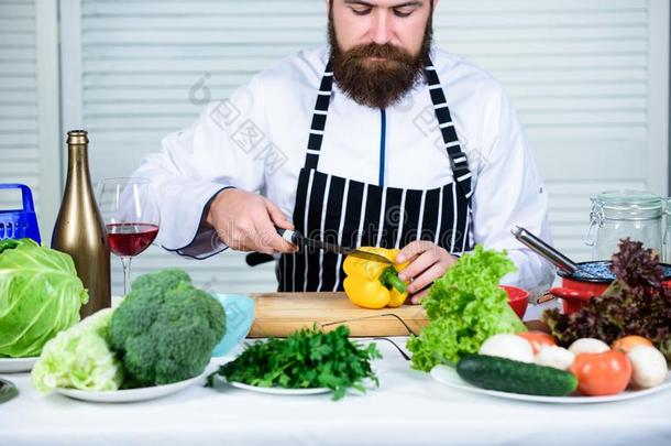 有用的为重要的量关于烹饪术method的复数：方法.基本的烹饪术