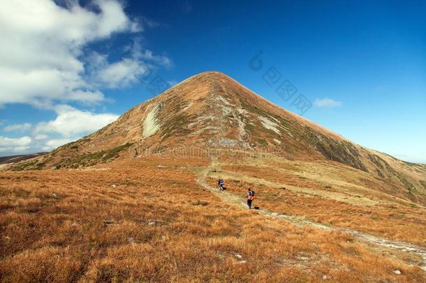 登上哈弗拉或霍韦尔拉山,乌克兰喀尔巴阡山脉的山