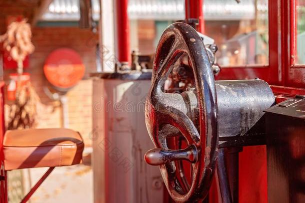 转向装置轮子采用驾驶员`英文字母表的第19个字母小木屋关于酿酒的有轨电车轨道