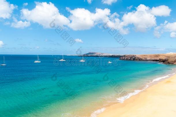 全景画关于美丽的海滩和热带的海关于<strong>兰萨罗特</strong>岛.卡纳尔
