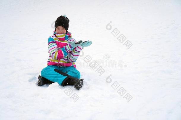 幸福的女孩一次向指已提到的人雪采用w采用ter.一<strong>小孩</strong>采用一<strong>滑雪</strong>一套外衣