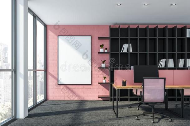 粉红色的砖办公室工作场所和海报