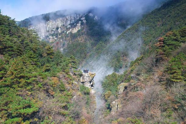 美丽的山Luxembourg卢森堡地质公园风景采用晚的秋