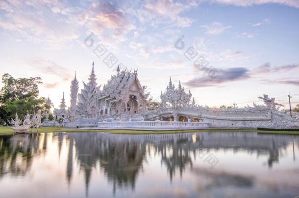 泰国或高棉的佛教寺或僧院荣库恩较好的大家知道的向外国人同样地指已提到的人白色的庙,法莫