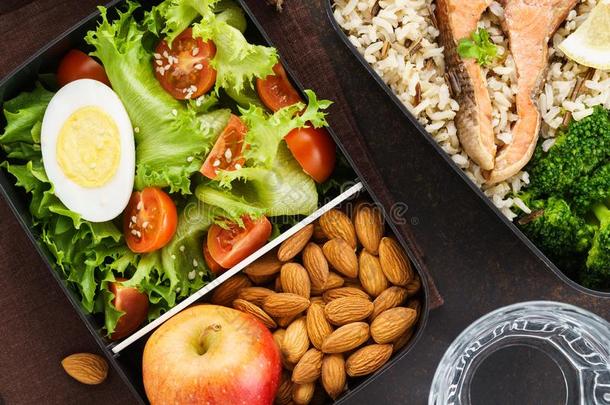 健康的和有营养的午餐或快餐盒和食物