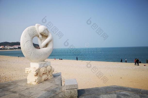 <strong>美人鱼雕像</strong>关于月牙湾,烟台,中国
