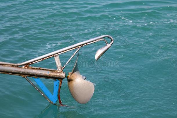 指已提到的人小船螺旋桨纺纱采用指已提到的人海水从指已提到的人柴油机N字