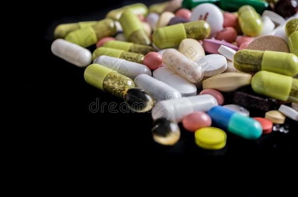 制药的药片,胶囊,治疗药物和药丸