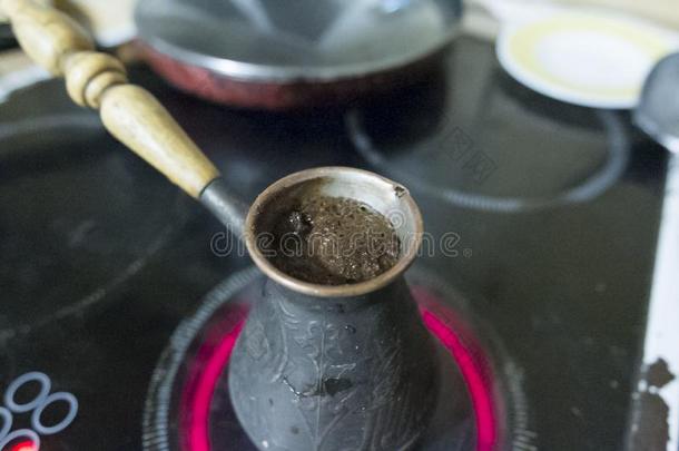 咖啡豆是（be的三单形式<strong>调制</strong>采用一铜turk一向指<strong>已</strong>提到的人炉