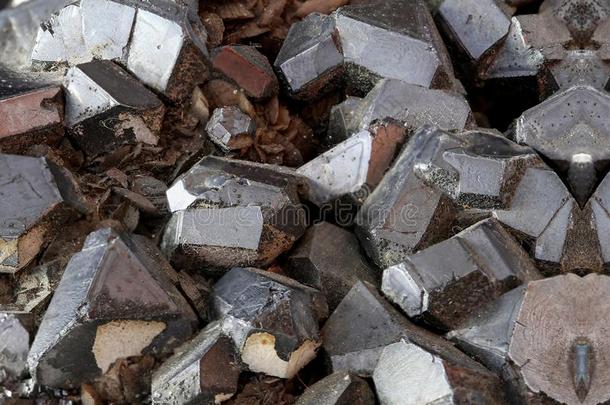 磁铁矿结晶主要的铁器矿物