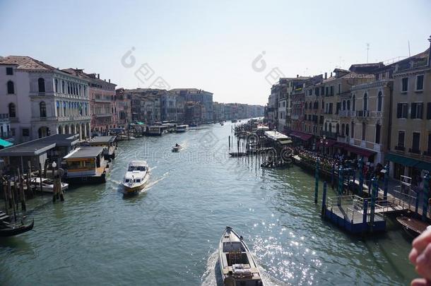 一美丽的影像从指已提到的人Riallto桥采用威尼斯