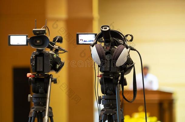 专业的电视录像制作人记录研讨班会议